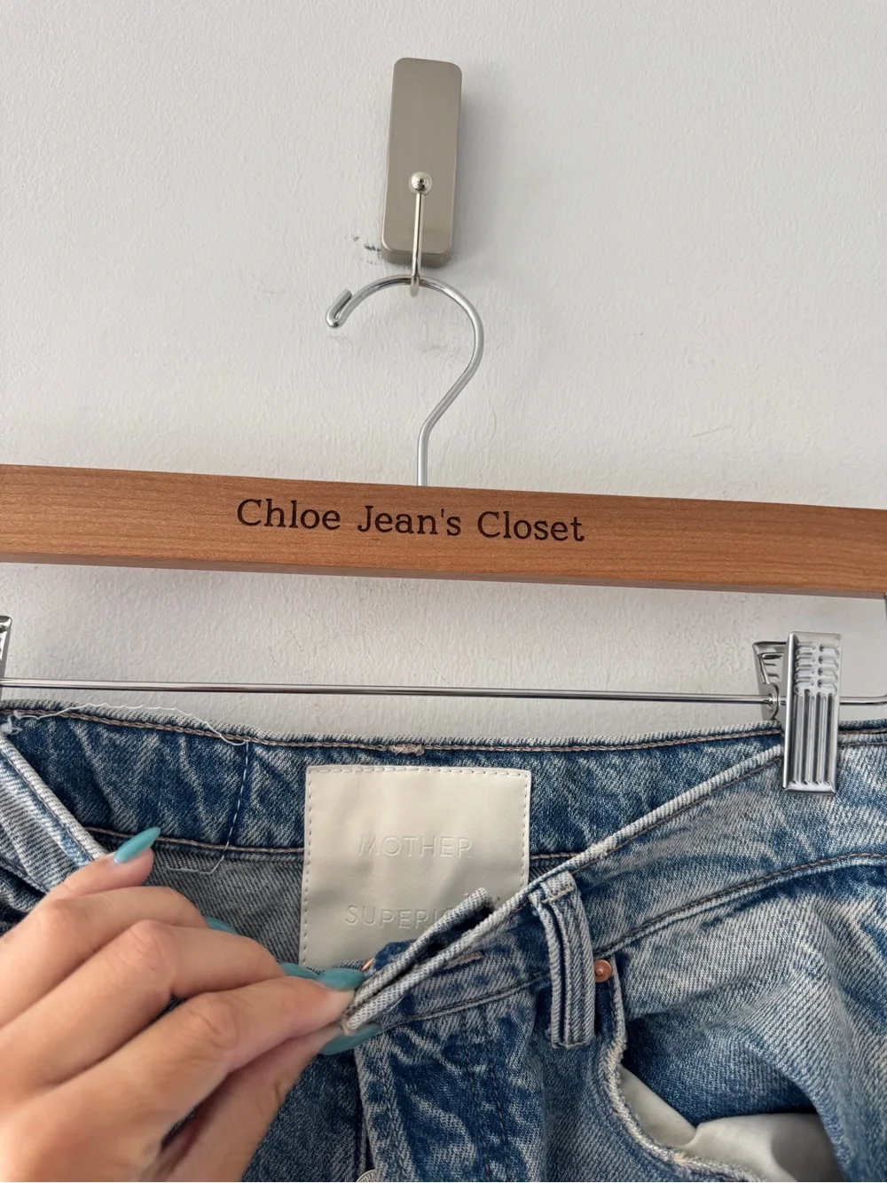 MOTHER Fangirl Button Skimp Jeans in Blinded By The Light 25